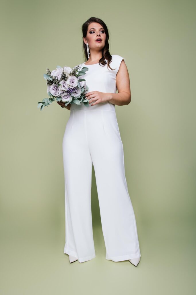 Neue Brautmode 2021: Küss die Braut Brautmode. Lange & kurze Brautkleider, Curvy & Jumpsuits für die Braut - verspielt, romantisch und modern