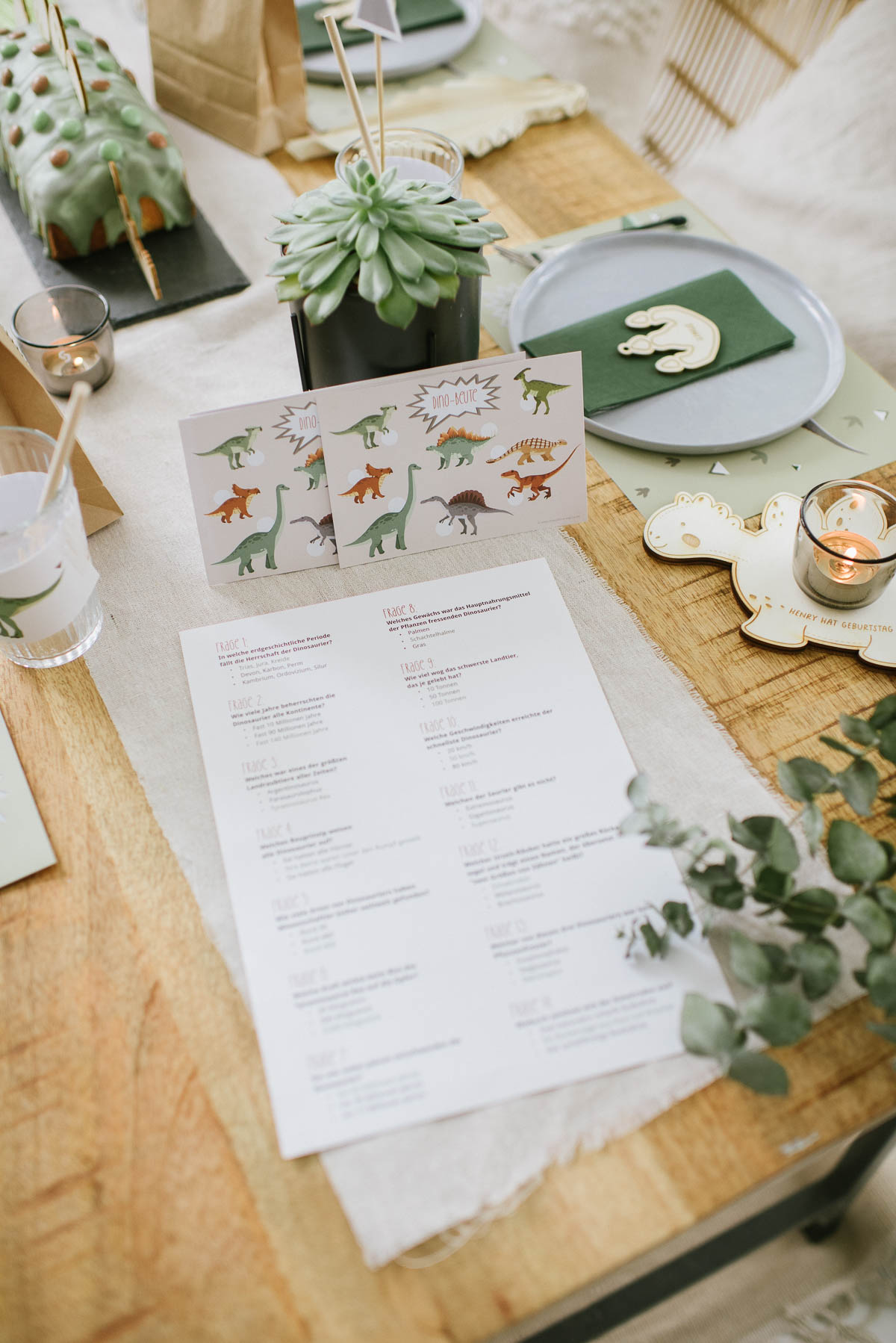 Dino Quiz beim Kindergeburtstag