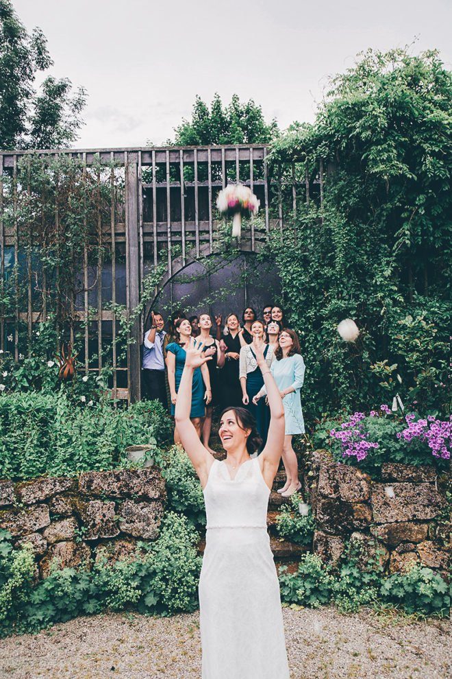 Brautstrauß werfen Hochzeit