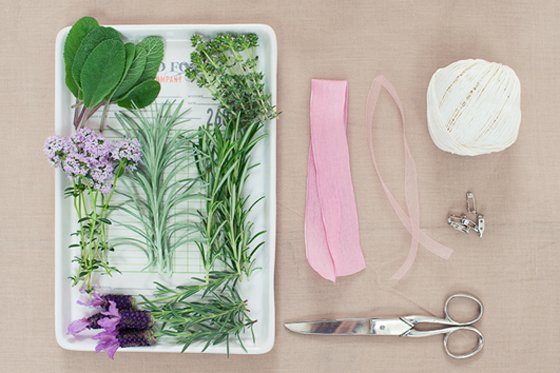 Anstecknadel_Kraeuter3