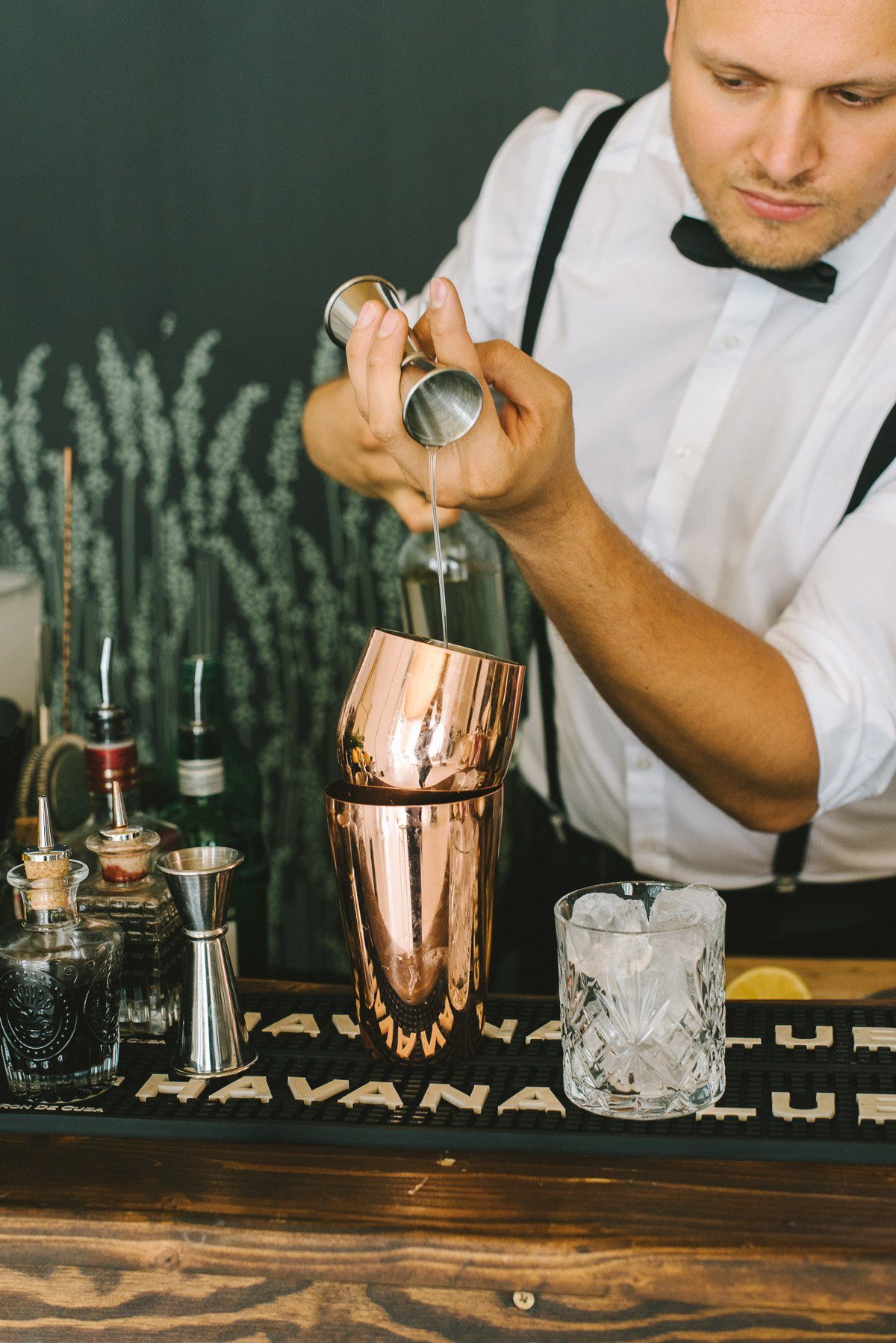 Barmänner im Quadrat