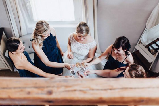 Welche Aufgaben sollte eine Trauzeugin übernehmen. Warum Entspannung angesagt ist? Über Freundschaft, Hilfe und Unterstützung am Hochzeitstag
