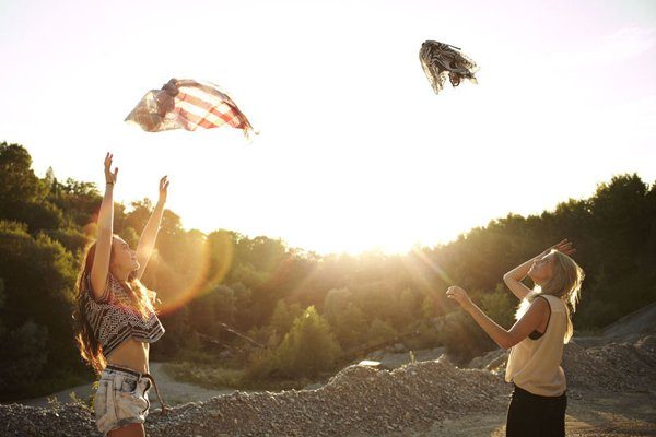 Nachhaltig heiraten: Der Styleguide für Hochzeitsgäste - Nachhaltige, fair produzierte Kleider, Schuhe und Taschen für die Hochzeit