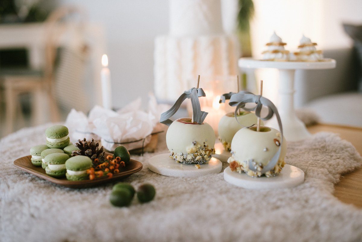 Bratäpfel mit weißer Schokolade